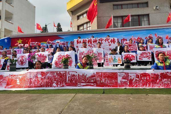 逃离快乐小镇